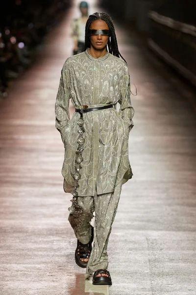 Look 45
